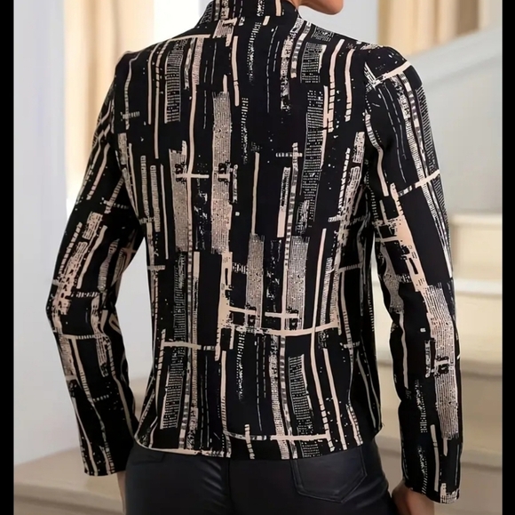 Elegant Blouse - Picture 2 of 2